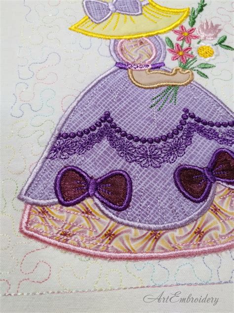 Sunbonnet Sue 3 Applique with Flowers - Products - SWAK Embroidery