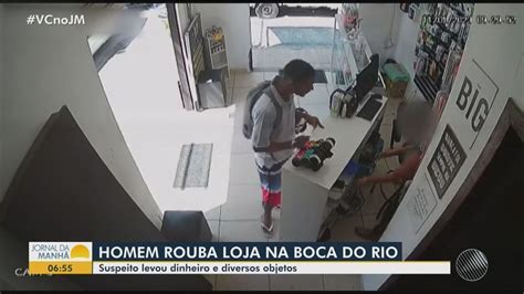 VÍDEO homem finge ser cliente e rouba objetos de loja no bairro da