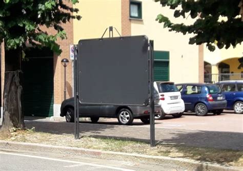 Arrivano I Tabelloni Per Le Affissioni Finalmente Basta Manifesti