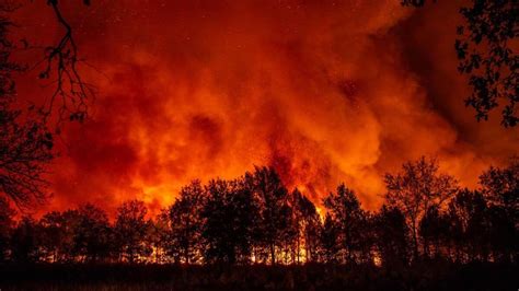 Incendie en Gironde 1 300 hectares partis en fumée et 500 personnes