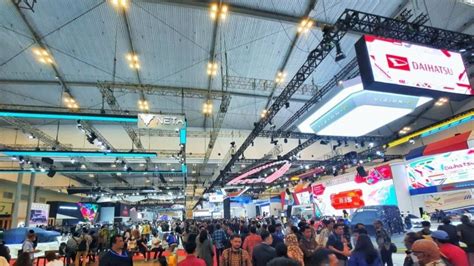 Suasana Pembukaan Pameran Gaikindo Indonesia International Auto Show