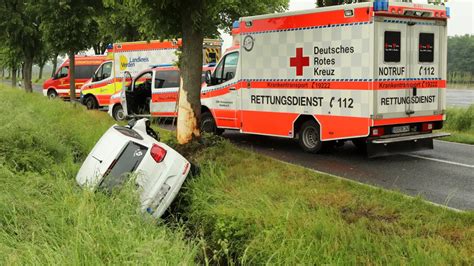 Thedinghausen Mutter Und Kind Bei Verkehrsunfall Schwer Verletzt