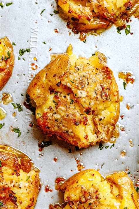 Garlic Butter Parmesan Smashed Potatoes Recipe How To Make Smashed Potatoes — Eatwell101