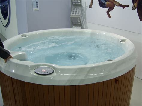 Hot Tubs In Canada: Taking it Easy in A Two Person Hot Tub