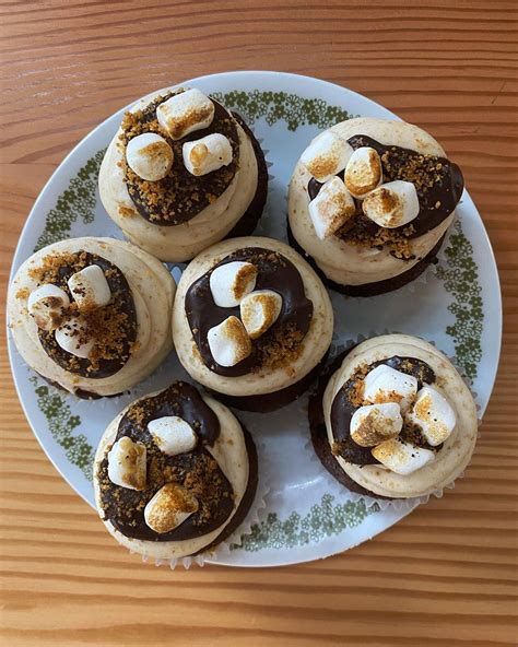 16 Bakeries With Vegan Cupcakes to Satisfy Your Sweet Tooth | VegNews