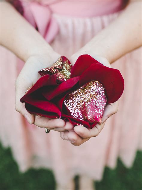 16 Grown-Up Ways to Use Glitter at Your Wedding