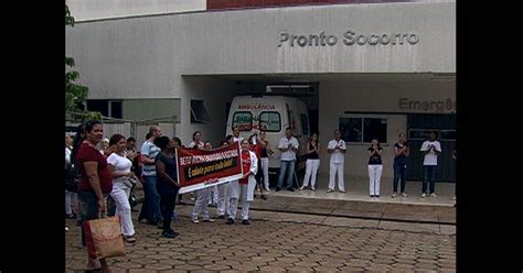 G1 Servidores de hospitais do Paraná paralisam atividades em protesto