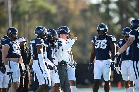 UConn Ends Jim Mora S First Season With Loss In Myrtle Beach Bowl