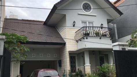 Dijual Rumah Siap Huni Dengan Kolam Renang Lokasi Strategis