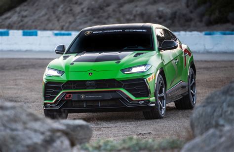 Lamborghini Urus ST-X ready to race