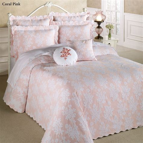 Floral Medley Woven Matelasse Oversized Bedspread Bedding