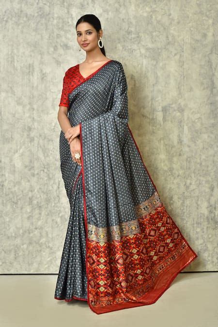 Buy Grey Soft Silk V Neck Geometric Pattern Saree With Blouse For Women