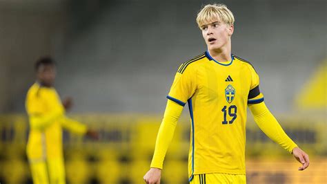 Bergvall's representatives 'played' with Barça to improve Tottenham's offer