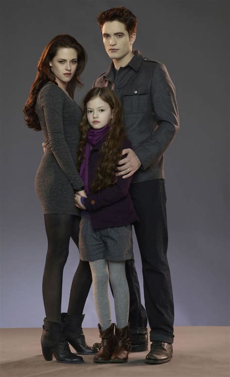 Oh Look Twilight Baby Renesmee Cullen Is Grown Up Now Film