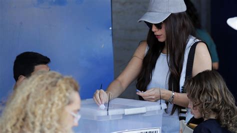 Rechazo De La Nueva Propuesta De Constitución En Chile Con 27 8 De