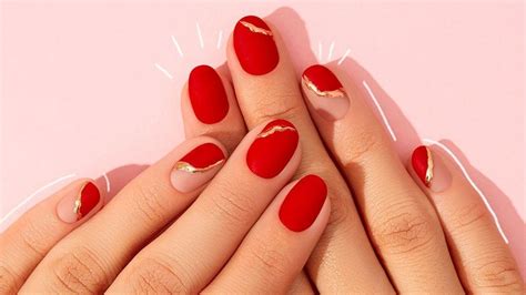 Nageldesign Trend Im Sommer 2023 Deconstructed French Nails Zum Nachmachen