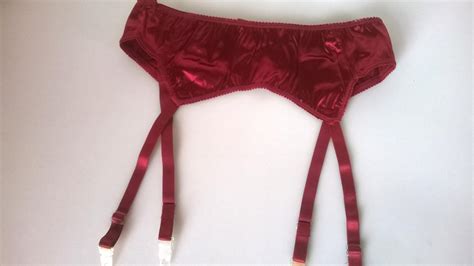 Red Silky Satin Suspender Belt 4 Strap Adjustable Garter Lxl 30 32