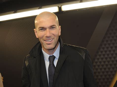 Le club de Bordeaux insiste pour avoir Zinédine Zidane comme entraîneur