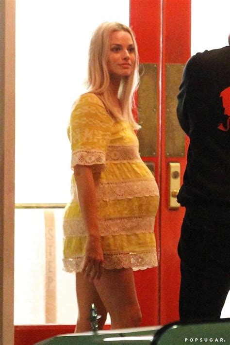 Margot Robbie as Pregnant Sharon Tate Pictures Oct. 2018 | POPSUGAR ...