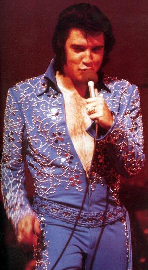 Elvis On Stage At The Hilton In September 4 1972 Elvis Presley Photos Elvis Jumpsuits