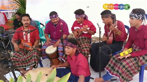 Lantunan Lagu Maumere Manise Lewat Musik Kampung Youtube