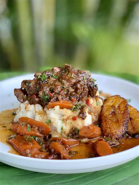 Rabo Encendido Cuban Oxtail Stew The Tiny Fairy