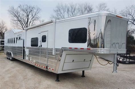 Custom 6 Horse Bloomer Trailer with 17' LQ by Trail Boss