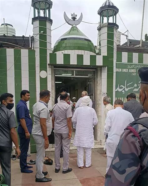 Rss Chief Mohan Bhagwat Visits Mosque In Delhi Meets Muslim