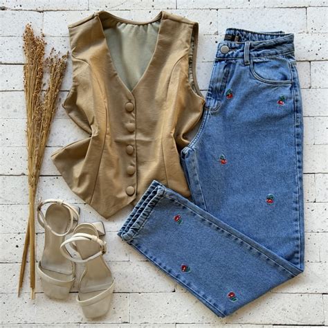 COLETE DE COURO SINTÉTICO BOTÕES NUDE Dondoca Moda Feminina