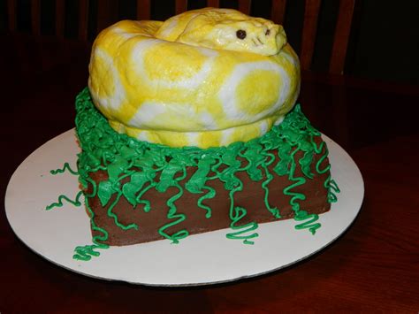 Blogger Traci Lebrun Snake Cake And Cake Recipe