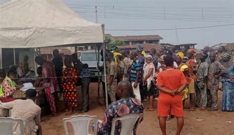 Large Turnout Of Voters In Abiodun Adebutus Town In Ogun