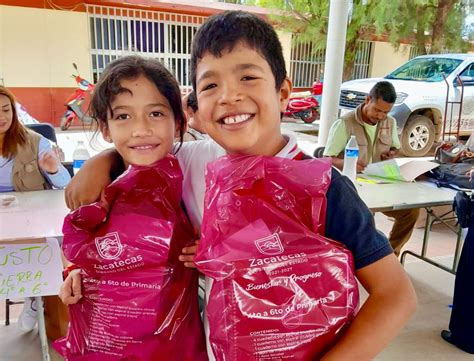 Inicia Entrega De Tiles Escolares Gratuitos Escuela Por Escuela A