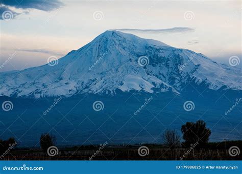 The Amazing Mountain Of Masis Stock Image Image Of Armenia Masis