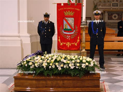 Lamezia Celebrati I Funerali Dellex Sindaco Esposito Nella Cattedrale