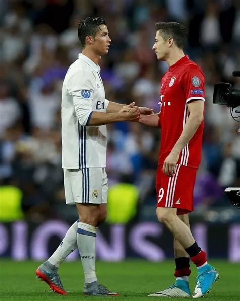 Cristiano Ronaldo Asks Roberto Lewandowski To Join Real Madrid After