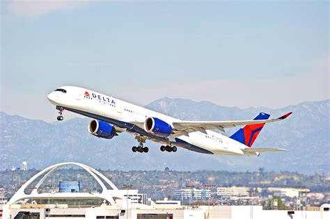 Delta A350 has flight control issues landing at Los Angeles