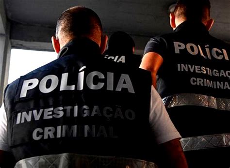 Mulher Detida No Aeroportuária Por Injúrias A Agente De Autoridade