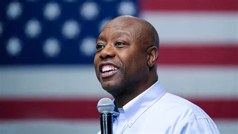 Tim Scott el único senador republicano negro se lanza a competir