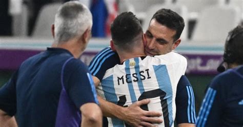 La Emoción De Scaloni Y Su Frase Sobre Messi Es El Mejor De La Historia