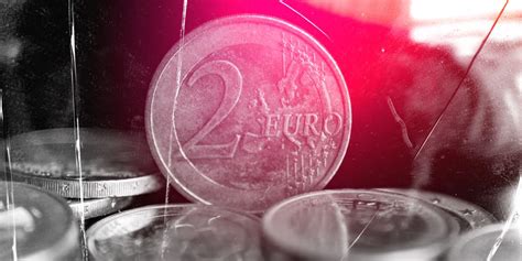 EUR USD Euro Hits 6 Month Low At 1 0630 As ECB Hikes Rates To Record