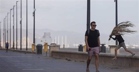 La Comunitat Arranca La Semana Con Rachas Muy Fuertes De Viento En El