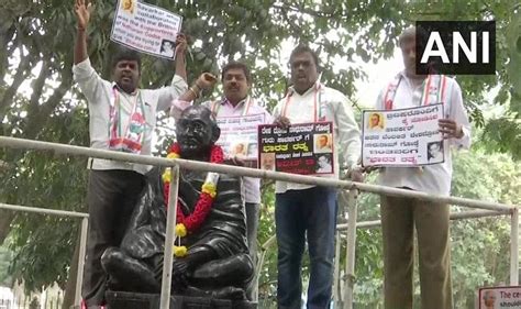 Karnataka Congress Workers Protest Against Bjps Promise To Give