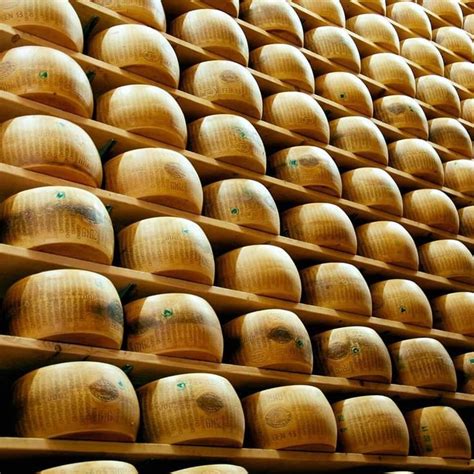 Parmigiano Reggiano On Instagram 12 Mesi 365 Giorni 8760 Ore Per