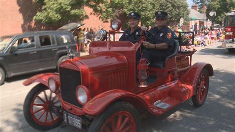 Photos Labor Day Parade In Clarence Wgrz Scoopnest