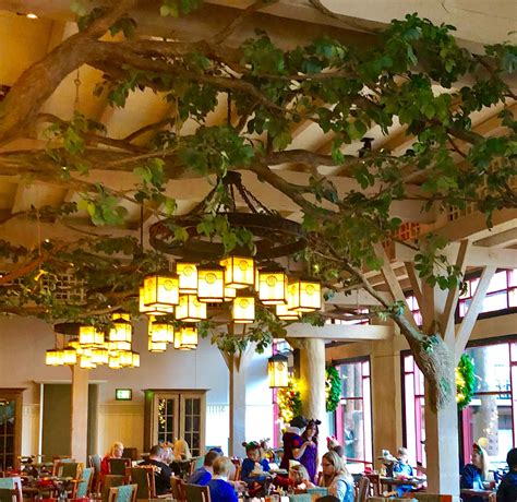 Review New Storybook Dining At Artist Point With Snow White In Disney