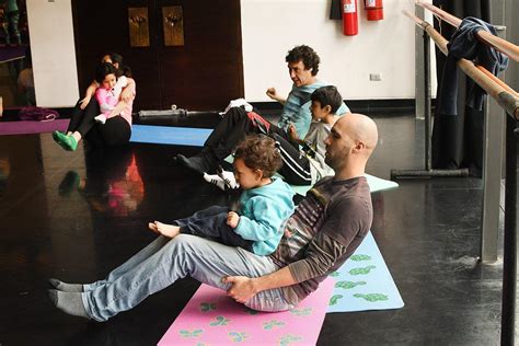 Cómo hacer yoga en familia Todo lo que debes saber