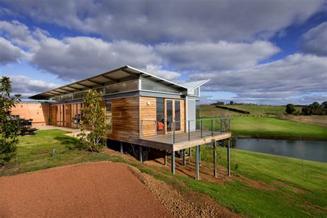 This Australian Weekender House Has A Distinctive Butterfly Roof