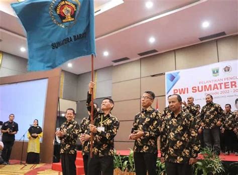 Pengurus Pwi Sumbar Resmi Dilantik Ini Pesan Ketua Umum Atal S Depari