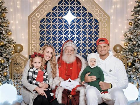 Patrick Mahomes' kids are not having it with Santa in adorable holiday ...