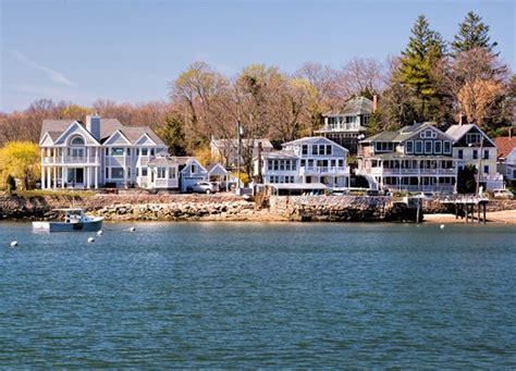 15 Charming Small Towns In Connecticut Purewow